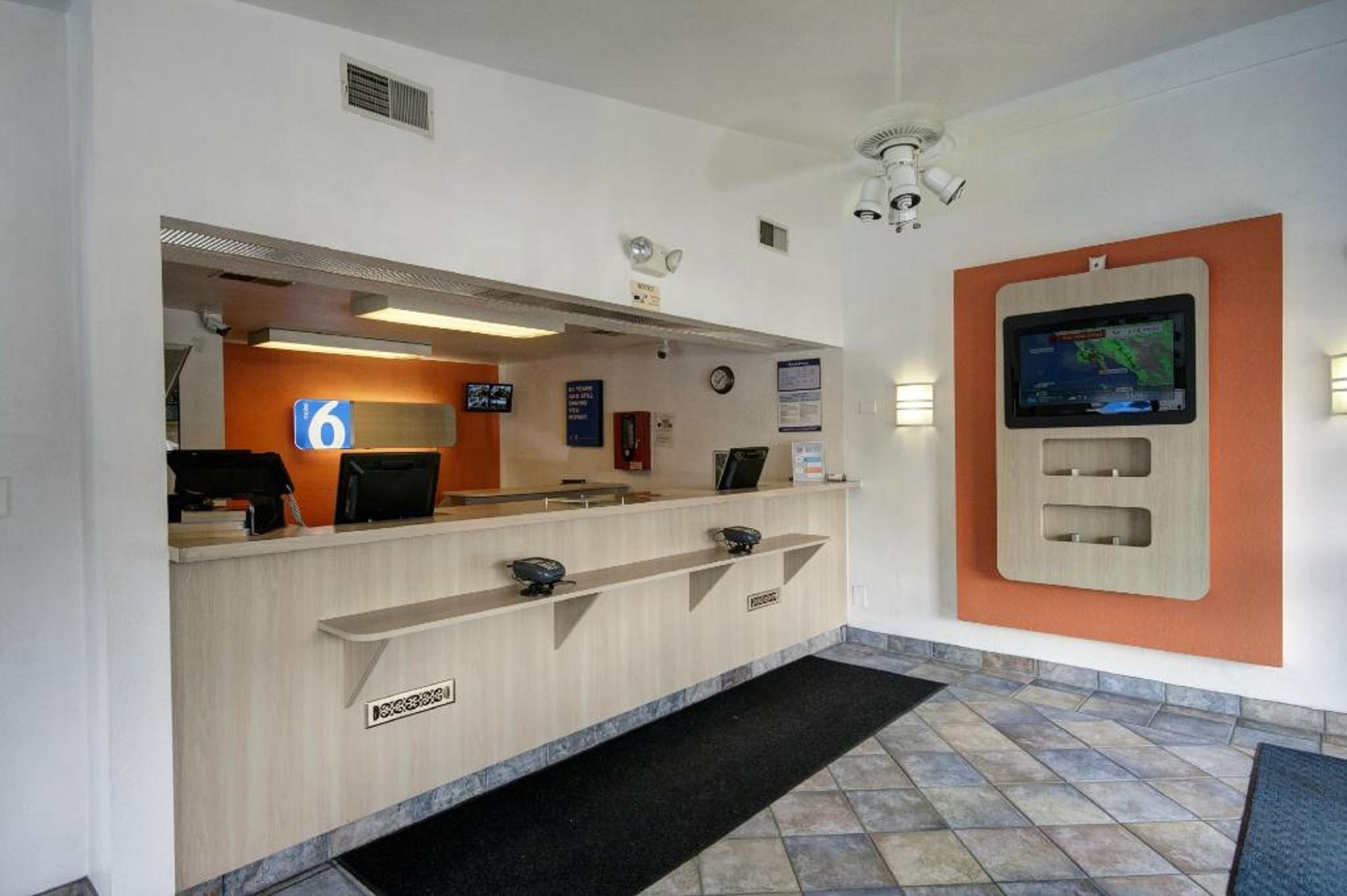 Motel 6 Cross Lanes, Wv Goff Mountain Rd Exterior photo